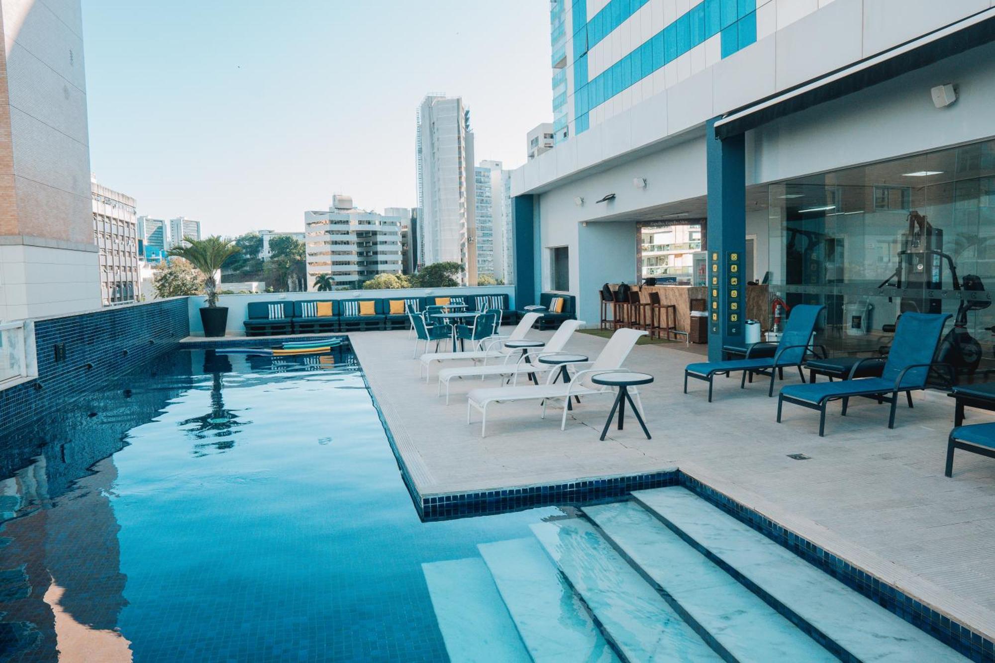 Готель Golden Tulip Porto Віторія Екстер'єр фото